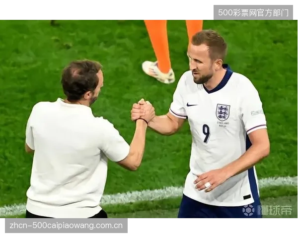 英格兰队客场高效终结比赛，哈里·凯恩利用禁区支点作用串联进攻。